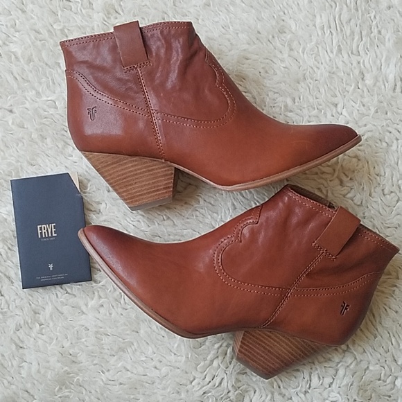 Frye Shoes - ⚡️• FRYE • $258 Frye Reina Booties